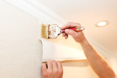 Pose de papier peint à Villeloin-Coulangé — revêtements muraux et toiles de verre
